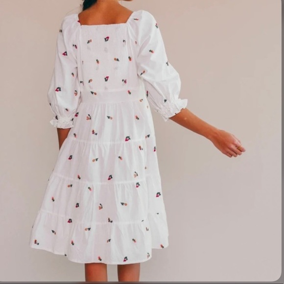 SOLD Ivy City Co Chloe Bloom Dress - Picture 3 of 9